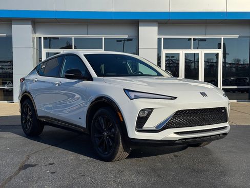 Used 2025 Buick Envista Sport Touring image 3