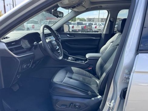 Used 2023 Jeep Grand Cherokee 4WD 4xe image 22