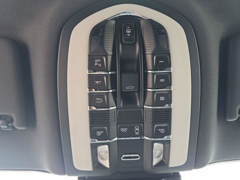 New 2026 Porsche Macan AWD/4WD image 20