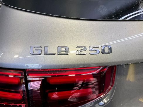 New 2026 Mercedes-Benz GLB 250 4MATIC image 6