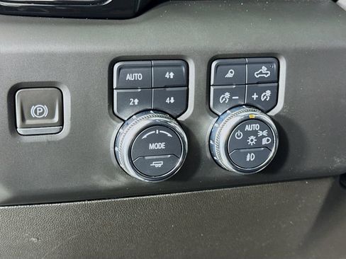 Used 2023 GMC Sierra 1500 AT4 w/ AT4 Preferred Package image 19