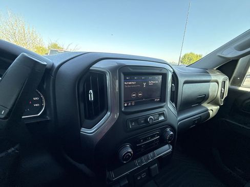 Certified 2022 Chevrolet Silverado 2500 Custom w/ Custom Convenience Package AWD/4WD image 19