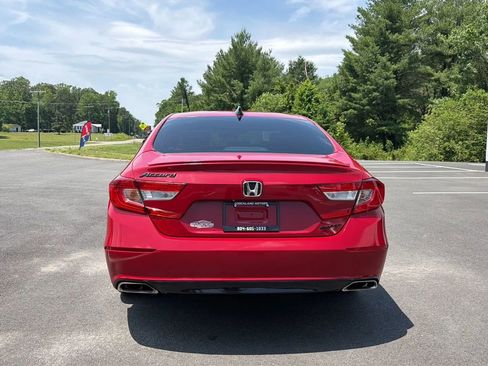 Used 2018 Honda Accord Sport image 6