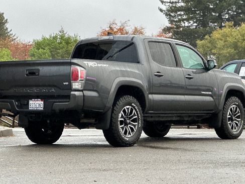 Used 2023 Toyota Tacoma TRD Sport image 4
