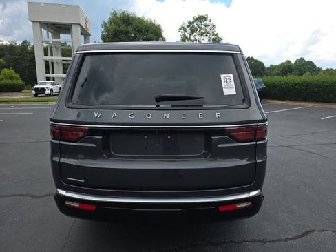 Used 2023 Jeep Wagoneer 4WD w/ Premium Group I image 9
