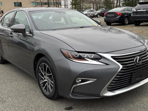 Used 2018 Lexus ES 350 w/ Luxury Package w/Wood Trim FWD image 6