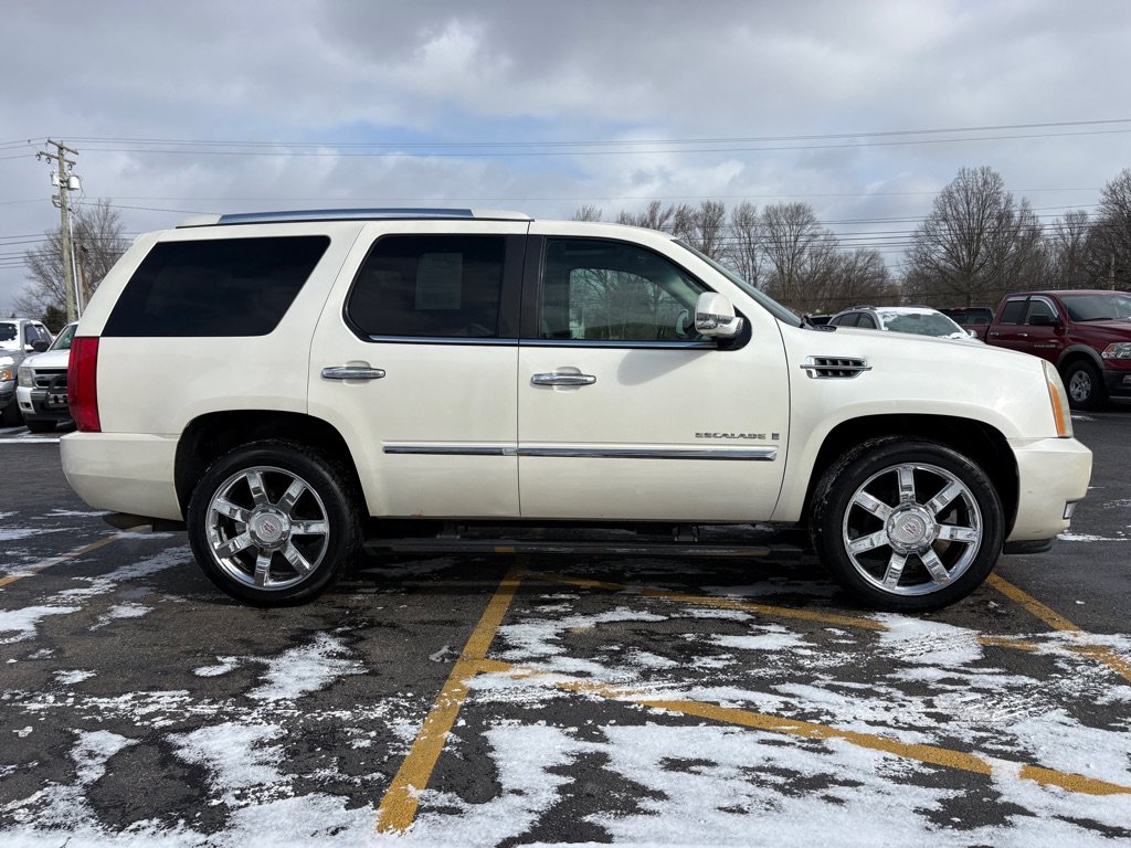 Used 2007 Cadillac Escalade AWD w/ Information Package image 5