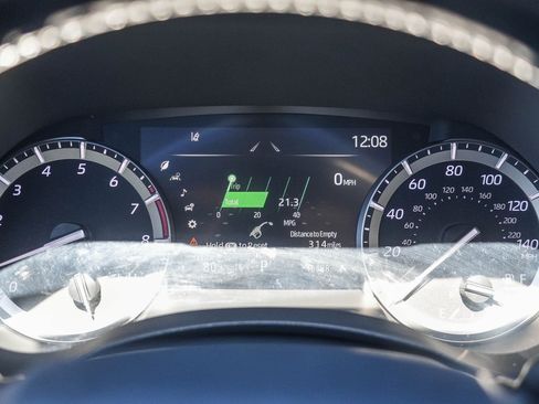 Used 2022 Toyota Highlander XSE FWD image 24