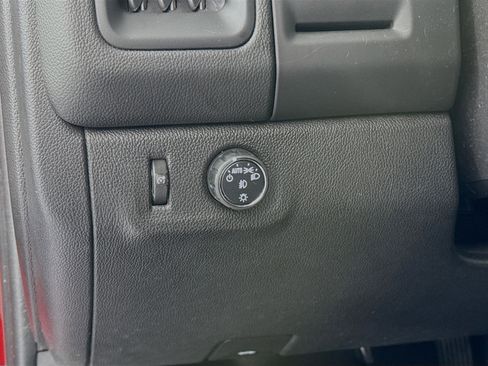 Used 2015 Chevrolet Colorado LT w/ LT Convenience Package image 10