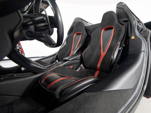 Used 2022 McLaren 720S Luxury RWD image 33
