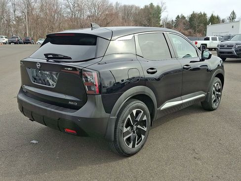 Certified 2025 Nissan Kicks SV image 6