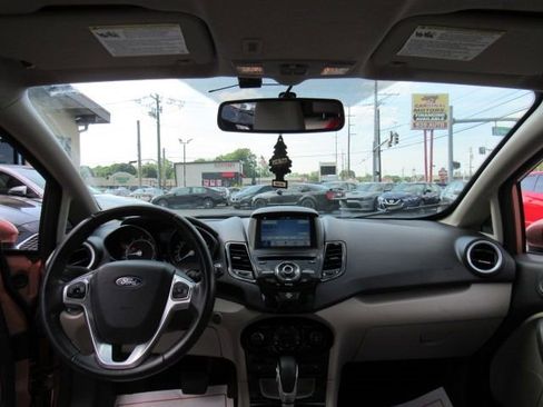 Used 2017 Ford Fiesta Titanium image 12