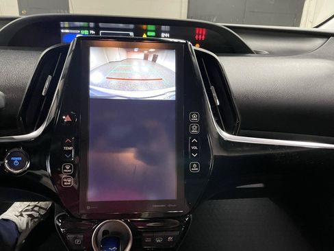 Used 2022 Toyota Prius Prime XLE FWD image 18