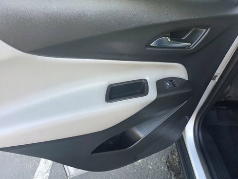 Used 2020 Chevrolet Equinox LT FWD image 34