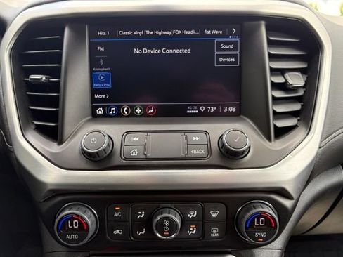 Used 2023 GMC Acadia SLE w/ Driver Convenience Package FWD image 27