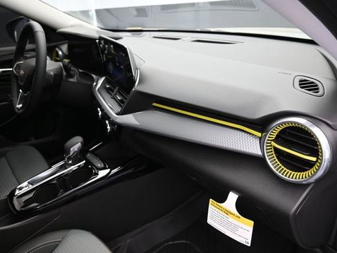 New 2026 Chevrolet Trax LT w/ Driver Confidence Package FWD image 39