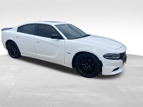 Used 2016 Dodge Charger R/T w/ Plus Group RWD image 8