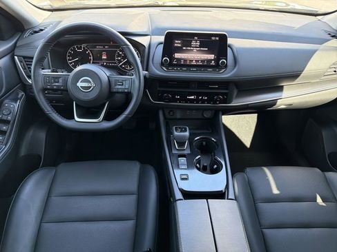 Used 2024 Nissan Rogue SV w/ SV Premium Package image 4