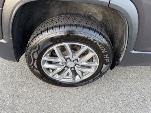 Used 2019 GMC Acadia SLE FWD image 15