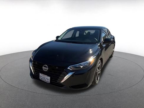 Used 2025 Nissan Sentra SV image 7