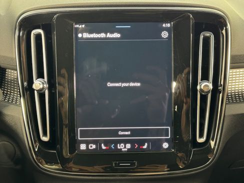 Used 2021 Volvo XC40 P8 Recharge w/ Advanced Package image 25