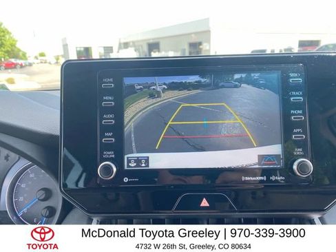 Used 2021 Toyota Venza LE AWD/4WD image 17