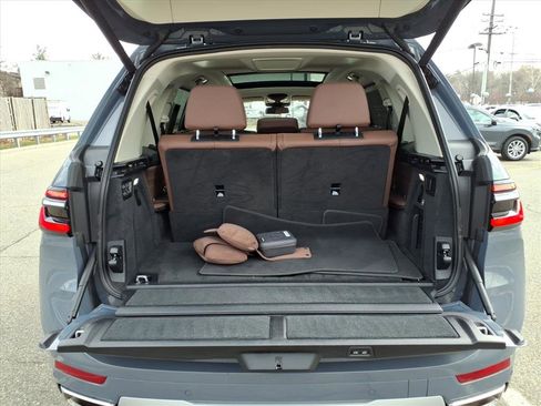 Used 2023 BMW X7 xDrive40i w/ Premium Package image 13