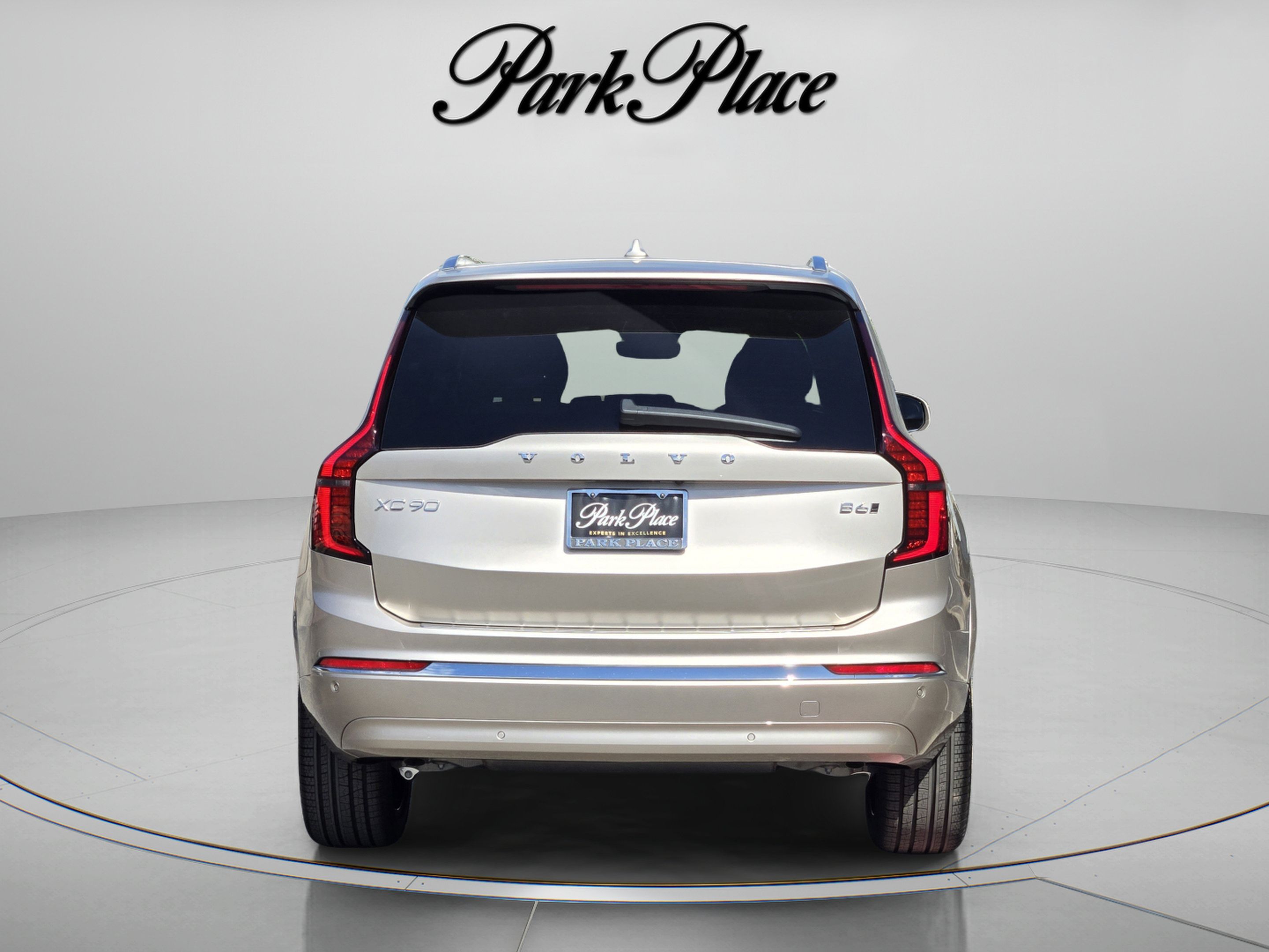 Used 2026 Volvo XC90 B6 Plus w/ Protection Package Premier AWD/4WD image 4