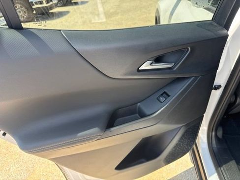 Used 2025 Chevrolet Equinox LT FWD image 11