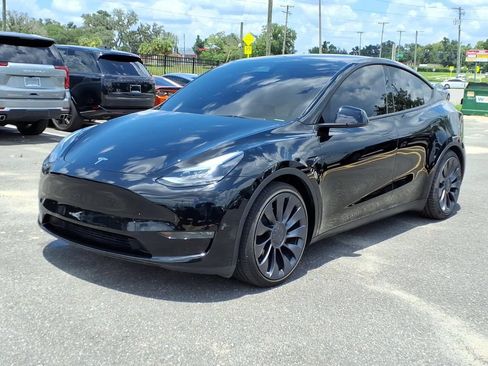 Used 2025 Tesla Model Y Performance AWD/4WD image 3