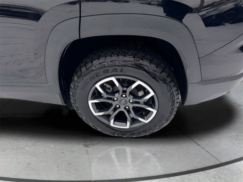 Used 2025 Chevrolet Equinox ACTIV w/ Safety and Technology Package image 9