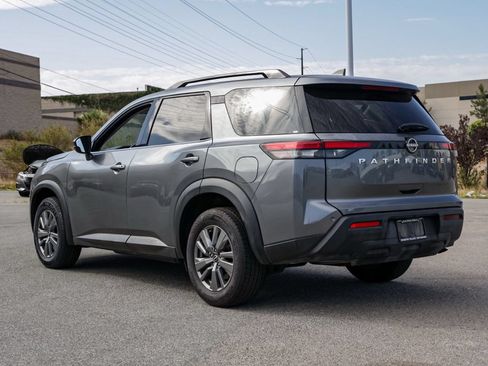 Used 2025 Nissan Pathfinder SV FWD image 6