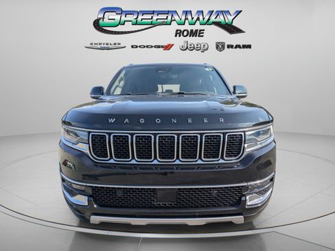Used 2024 Jeep Wagoneer Series II w/ Flexible Seating Group RWD image 3