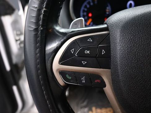 Used 2016 Jeep Grand Cherokee Laredo image 25