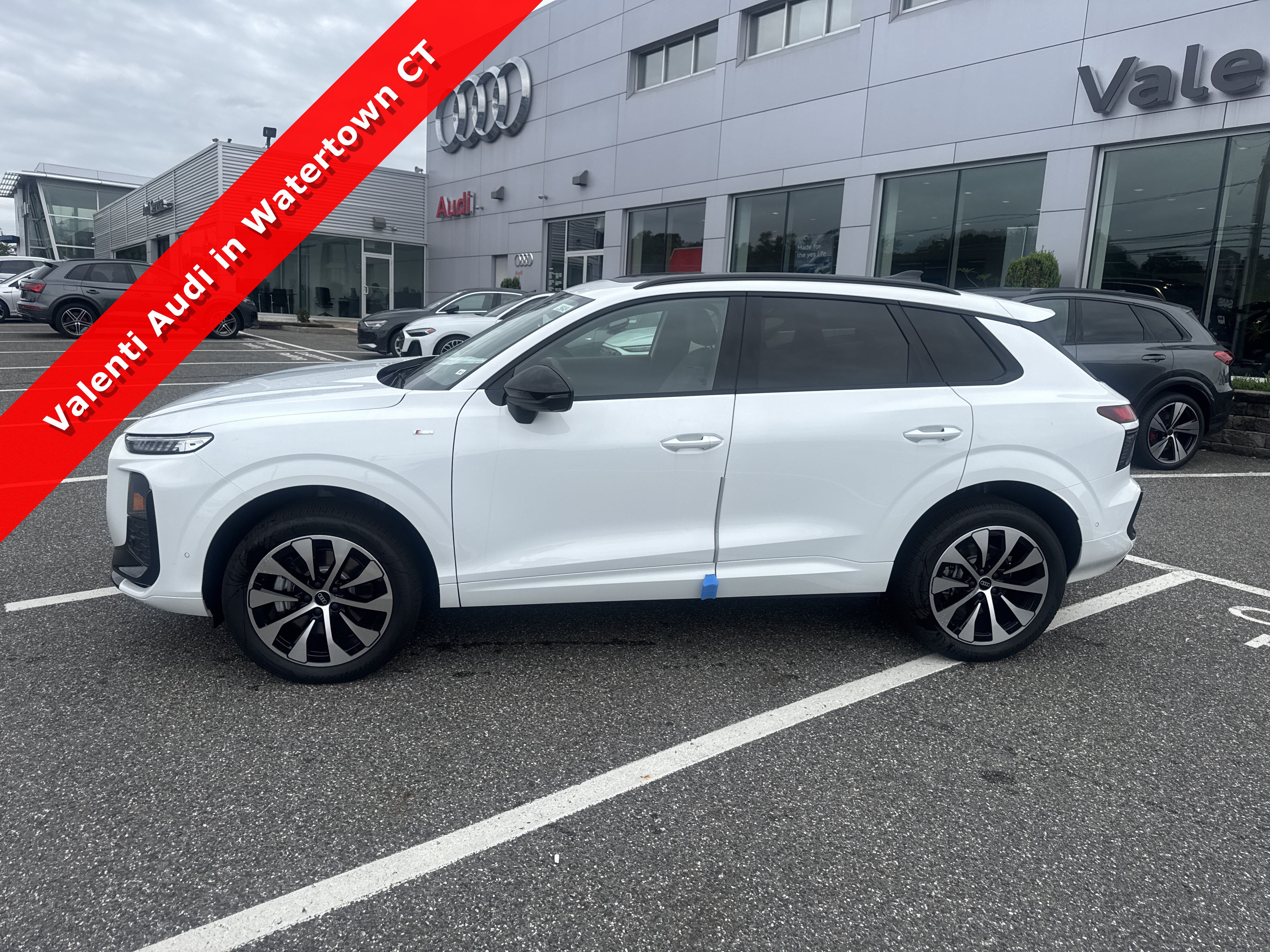 New 2026 Audi Q3 quattro 2.0T AWD/4WD image 2
