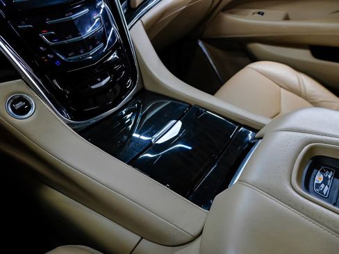 Used 2018 Cadillac Escalade ESV Platinum image 30