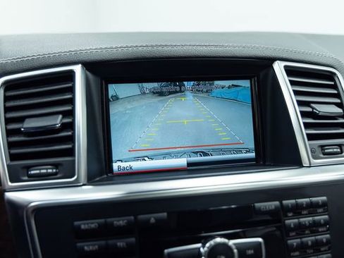 Used 2015 Mercedes-Benz GL 450 4MATIC image 18