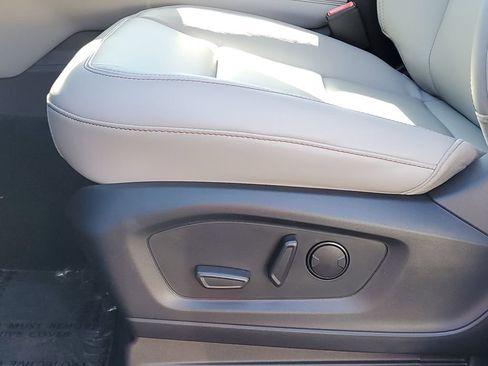 New 2026 Ford Explorer Active w/ Active Comfort Package image 21