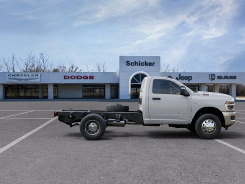 New 2026 RAM 3500 Big Horn AWD/4WD image 52