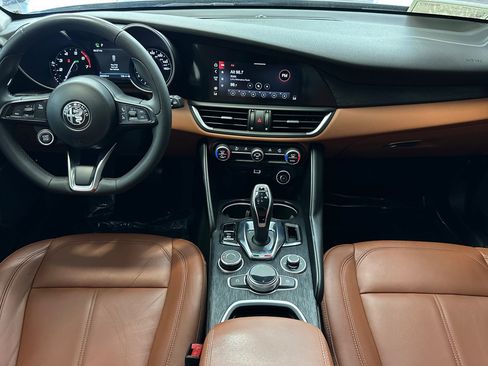 Used 2020 Alfa Romeo Giulia RWD image 16