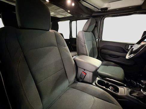 Used 2025 Jeep Wrangler Sahara 4xe image 26