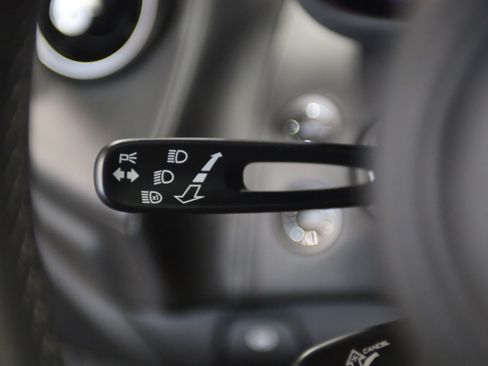 Used 2023 McLaren GT RWD image 22