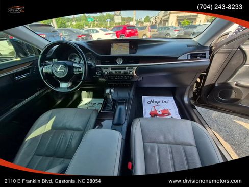 Used 2017 Lexus ES 350 w/ Luxury Package FWD image 8