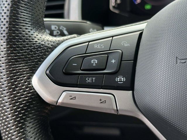 Used 2020 Volkswagen Atlas Cross Sport SEL Premium R-Line AWD/4WD image 24