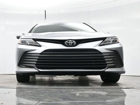 Used 2022 Toyota Camry LE image 22