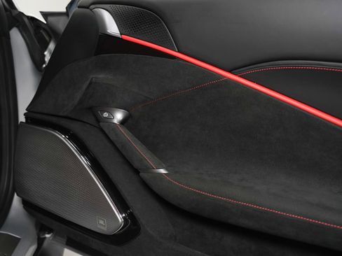 Used 2021 Ferrari Roma image 32