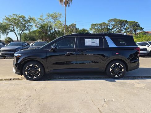 New 2026 Kia Carnival EX FWD image 5