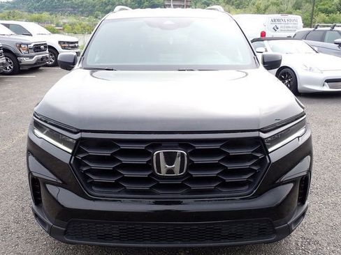 Used 2023 Honda Pilot Sport image 9