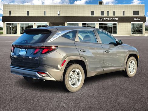 Used 2026 Hyundai Tucson SE AWD/4WD image 3