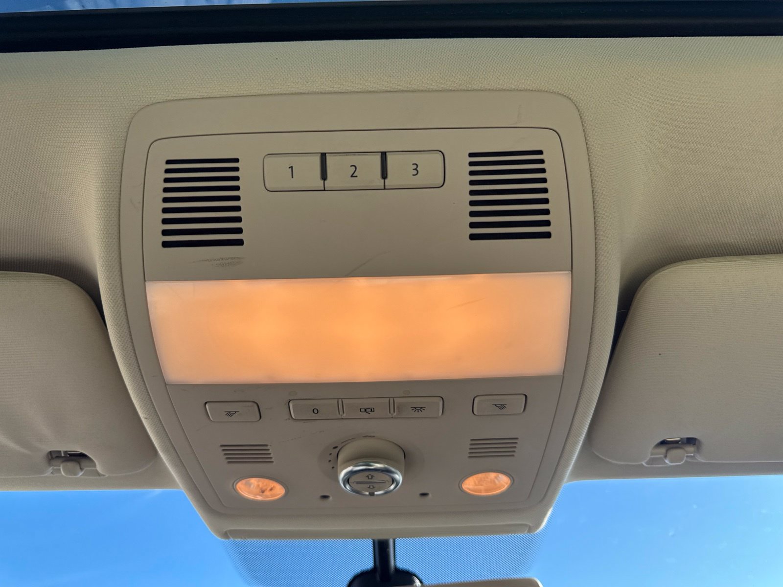 Used 2012 Volkswagen Touareg TDI AWD/4WD image 25